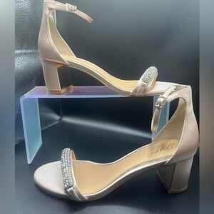 Jewel Badgley Mischka Satin Ramsay Ankle Strap Sandals Champagne Block Heels 8.5